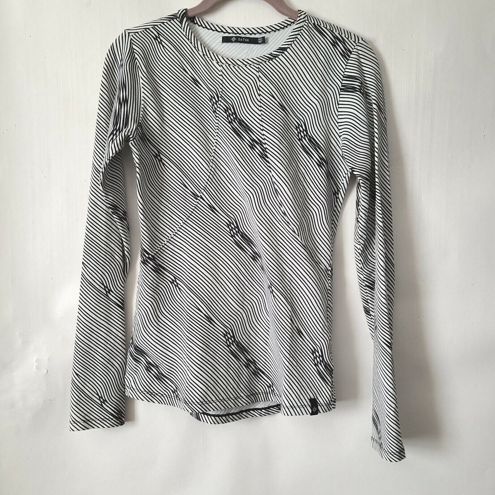 Satva Womens Deanna Organic Cotton LS Movement Tee Black White Wave Print Sz S - Picture 2 of 10
